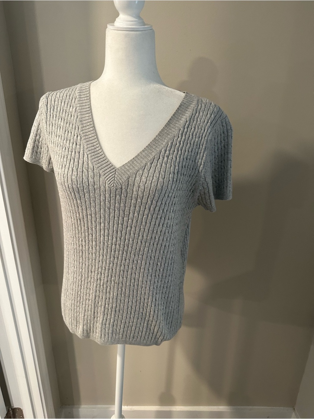 Willi Smith Light Gray Ribbed V-Neck Short Sleeve Sweater